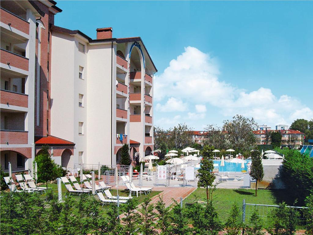 Residence Cleo Лидо-дельи-Эстенси Экстерьер фото
